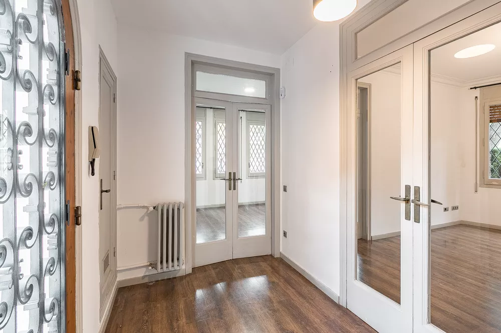 Casa unifamiliar independent de 249 m² amb jardí privat i garatge a Sant Gervasi – La Bonanova