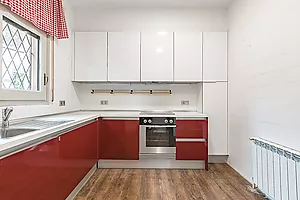 Casa unifamiliar independent de 249 m² amb jardí privat i garatge a Sant Gervasi – La Bonanova