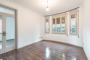 Casa unifamiliar independent de 249 m² amb jardí privat i garatge a Sant Gervasi – La Bonanova