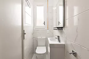 Casa unifamiliar independent de 249 m² amb jardí privat i garatge a Sant Gervasi – La Bonanova