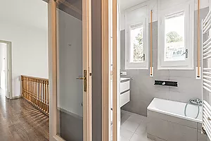 Casa unifamiliar independent de 249 m² amb jardí privat i garatge a Sant Gervasi – La Bonanova