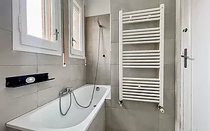 Casa unifamiliar independent de 249 m² amb jardí privat i garatge a Sant Gervasi – La Bonanova