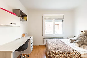 Pis reformat de 3 habitacions amb gran pati privat, vistes a Montserrat i traster inclòs a Manresa