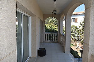 Precioso chalet independiente con gran terreno en urbanización el Nou Vendrell
