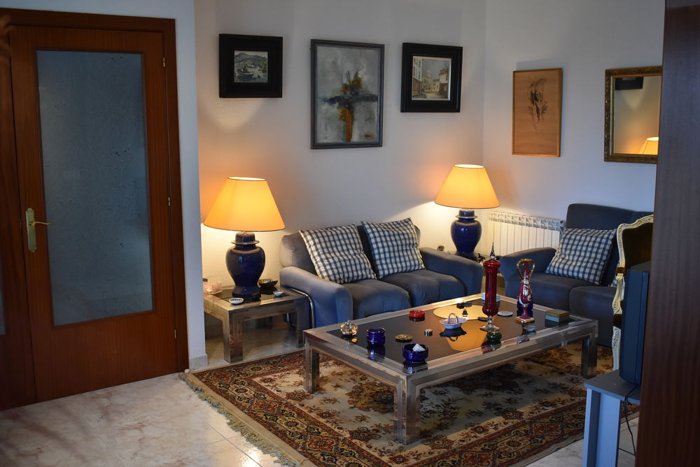 Precioso chalet independiente con gran terreno en urbanización el Nou Vendrell