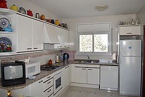 Precioso chalet independiente con gran terreno en urbanización el Nou Vendrell