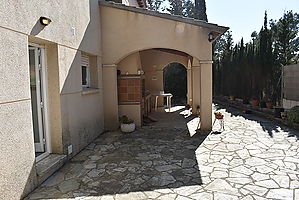 Precioso chalet independiente con gran terreno en urbanización el Nou Vendrell