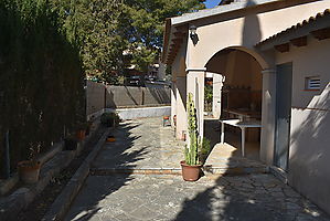 Precioso chalet independiente con gran terreno en urbanización el Nou Vendrell