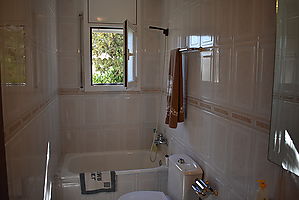 Precioso chalet independiente con gran terreno en urbanización el Nou Vendrell