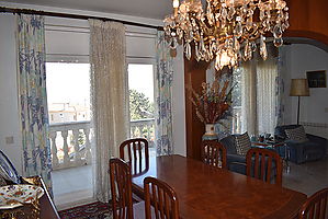 Precioso chalet independiente con gran terreno en urbanización el Nou Vendrell