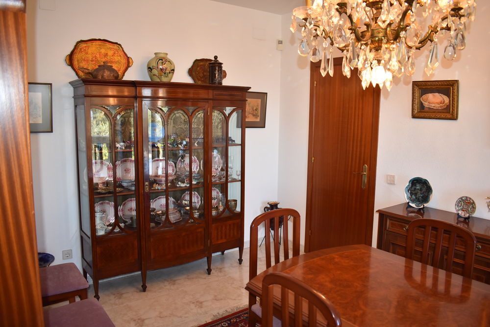 Beautiful detached villa with large plot in the Nou Vendrell urbanization