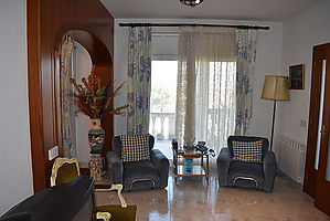 Precioso chalet independiente con gran terreno en urbanización el Nou Vendrell