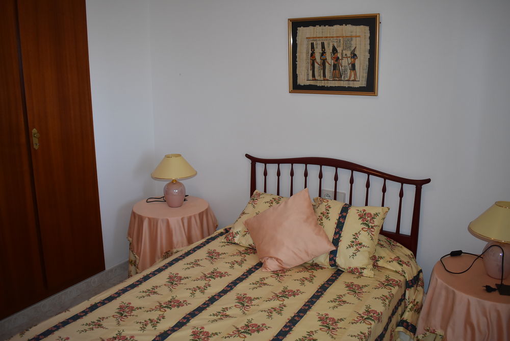 Precioso chalet independiente con gran terreno en urbanización el Nou Vendrell