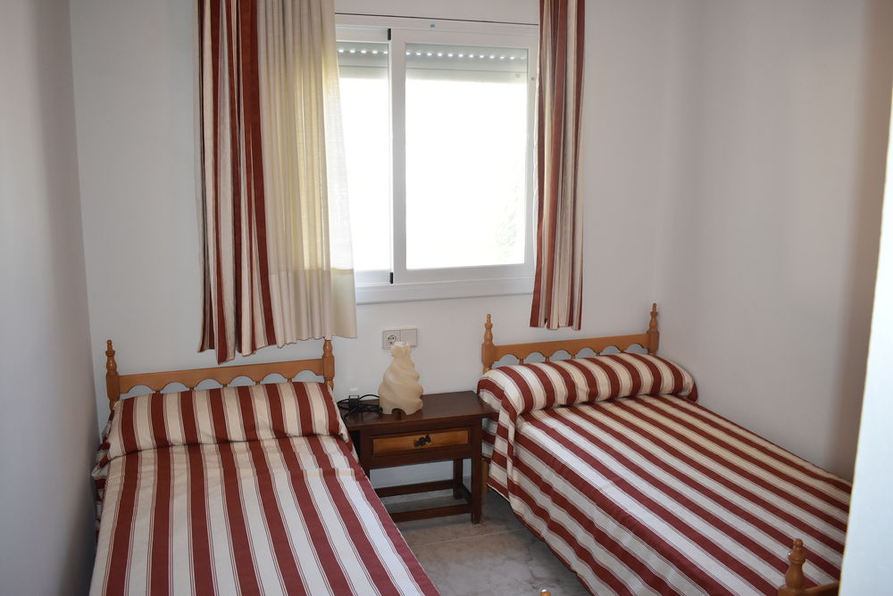 Precioso chalet independiente con gran terreno en urbanización el Nou Vendrell