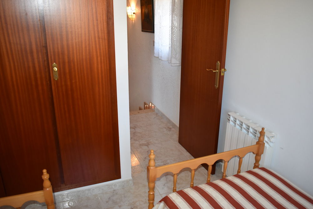 Precioso chalet independiente con gran terreno en urbanización el Nou Vendrell