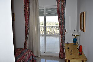 Precioso chalet independiente con gran terreno en urbanización el Nou Vendrell