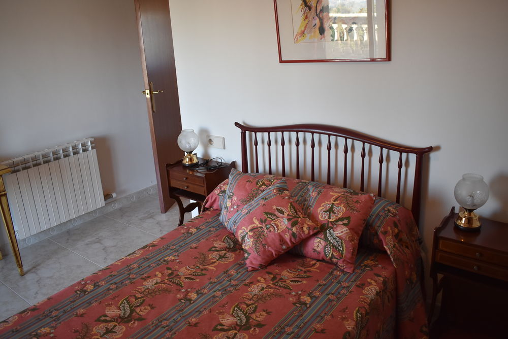 Precioso chalet independiente con gran terreno en urbanización el Nou Vendrell