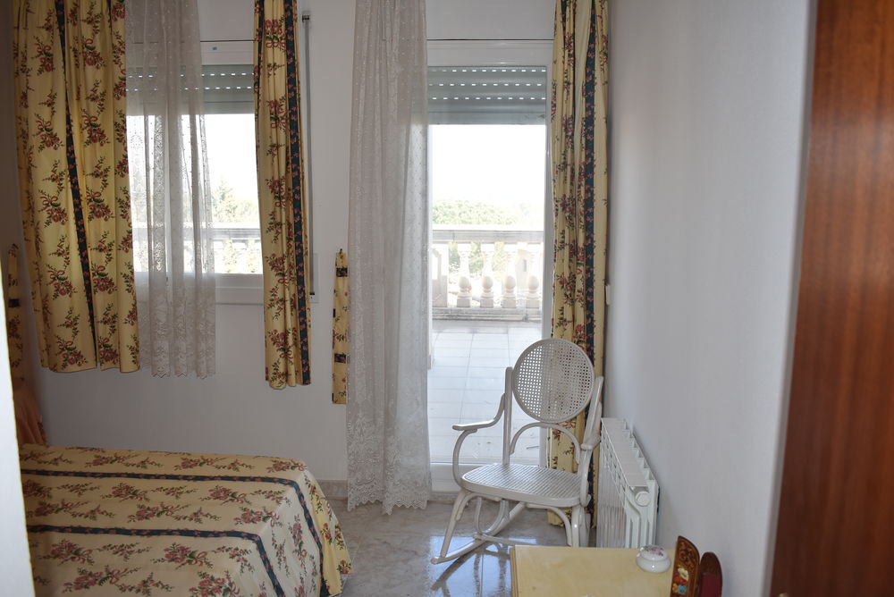 Precioso chalet independiente con gran terreno en urbanización el Nou Vendrell