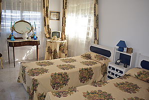 Precioso chalet independiente con gran terreno en urbanización el Nou Vendrell