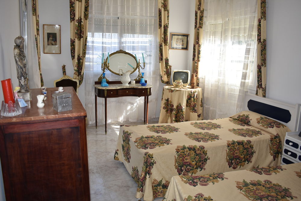 Precioso chalet independiente con gran terreno en urbanización el Nou Vendrell