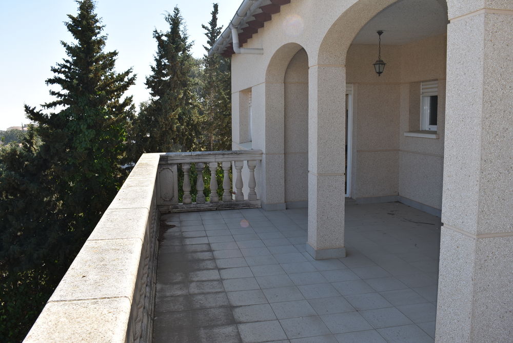 Precioso chalet independiente con gran terreno en urbanización el Nou Vendrell