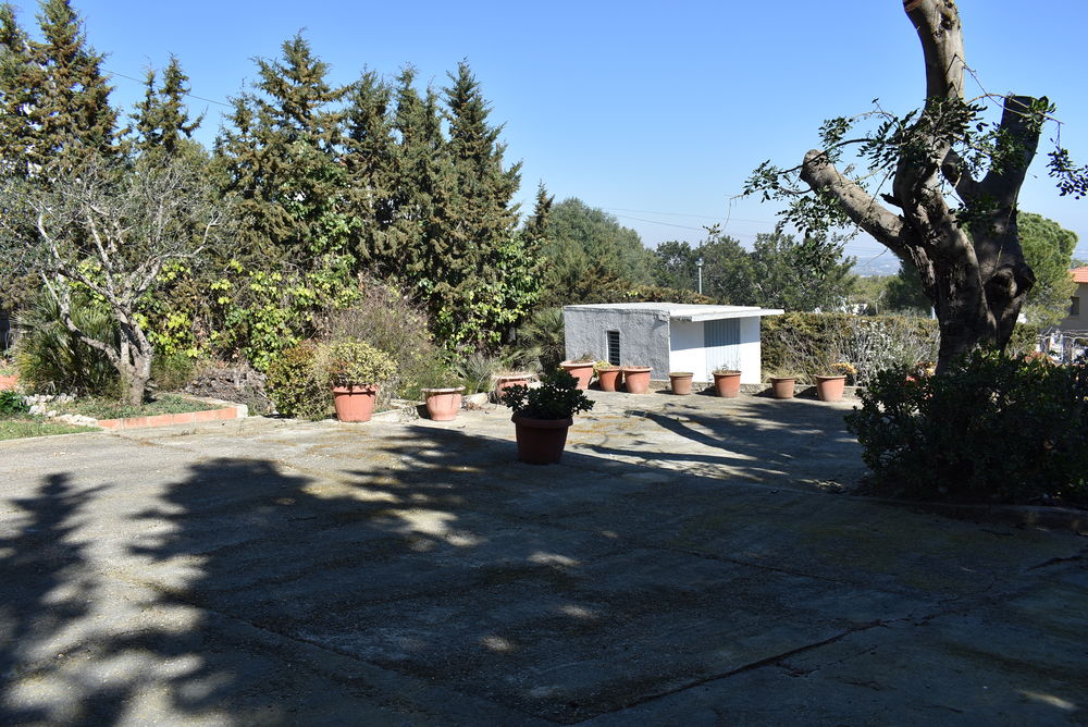 Precioso chalet independiente con gran terreno en urbanización el Nou Vendrell