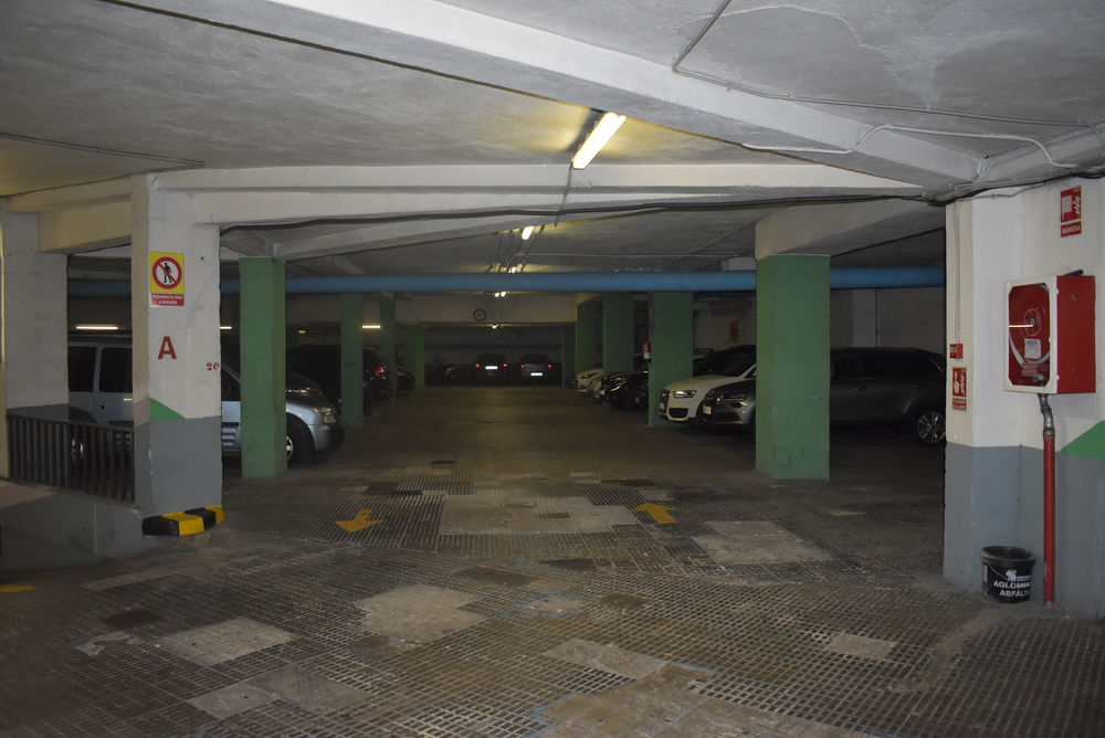 En venta plaza de parking en Josep Tarradellas