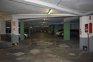 En venta plaza de parking en Josep Tarradellas