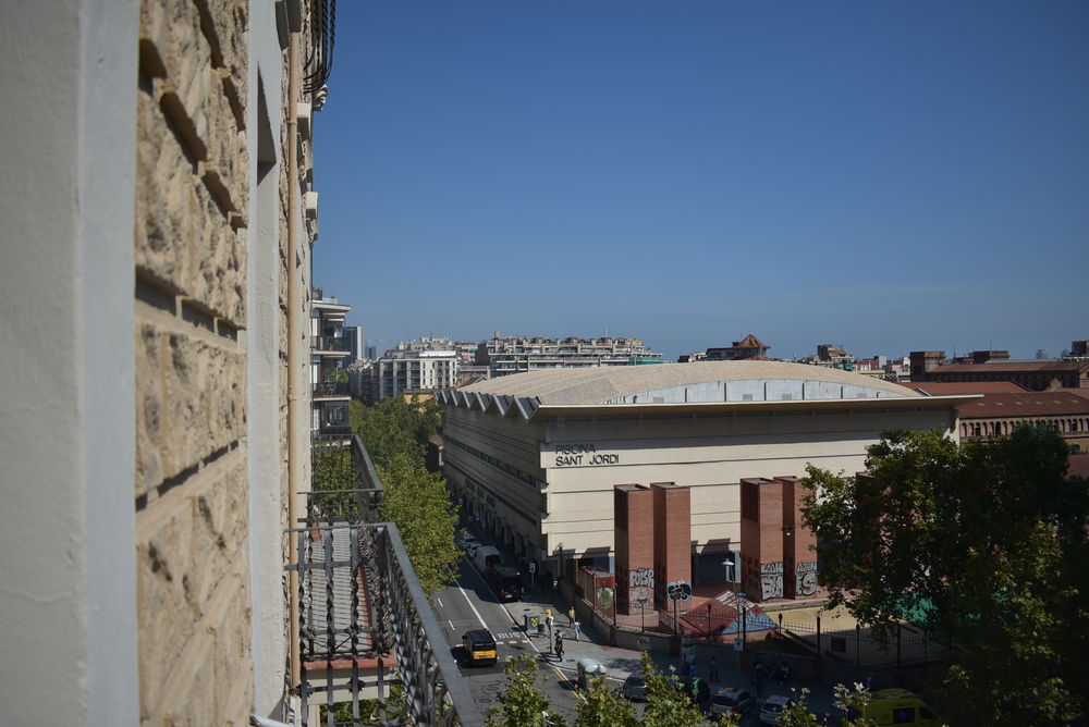 Es lloga pis al carrer París