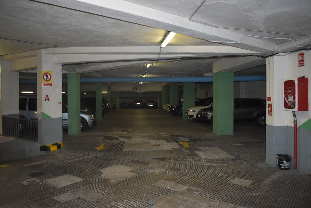 Plaza de parking para coche pequeño